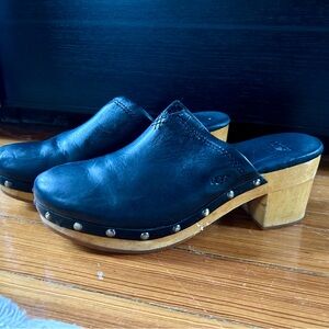 UGG Genuine Leather Clogs Size 8